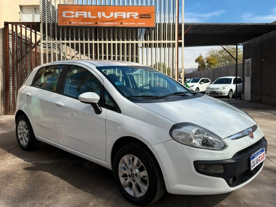 Foto de FIAT PUNTO essence 2014, color blanco, en San Juan