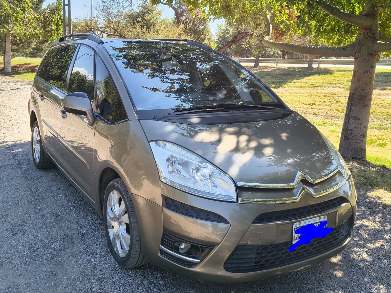 Foto de CITROEN C 4 GRAND PICASO C4 Grand Picasso HDI 1.6 2013, color gris, en San Juan