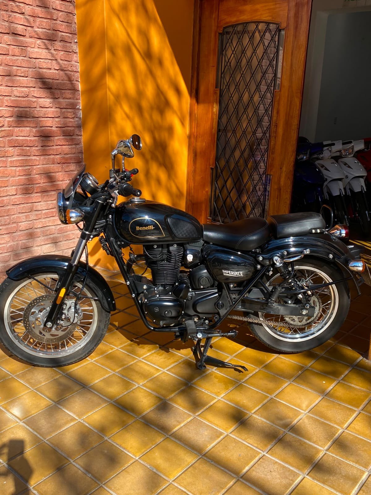 Foto de BENELLI CALLE IMPERIALE 400 2023, color negro, en San Juan