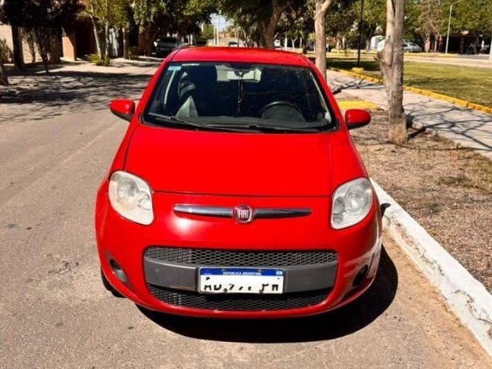 Foto de FIAT PALIO Attractive 1.4 2017, color rojo, en San Juan