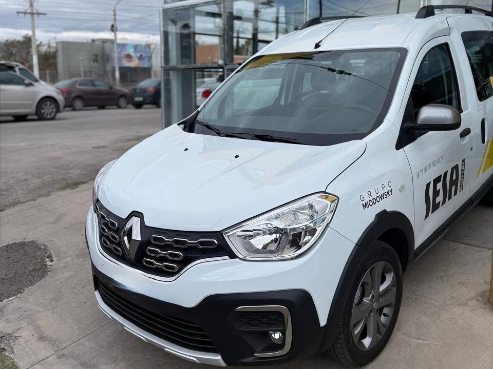 Miniatura de RENAULT KANGOO STEPWAY 1.6 SCE