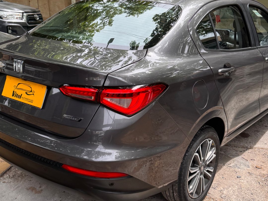 Foto de FIAT CRONOS Precisión 1.8 manual 2022, color gris, en San Juan