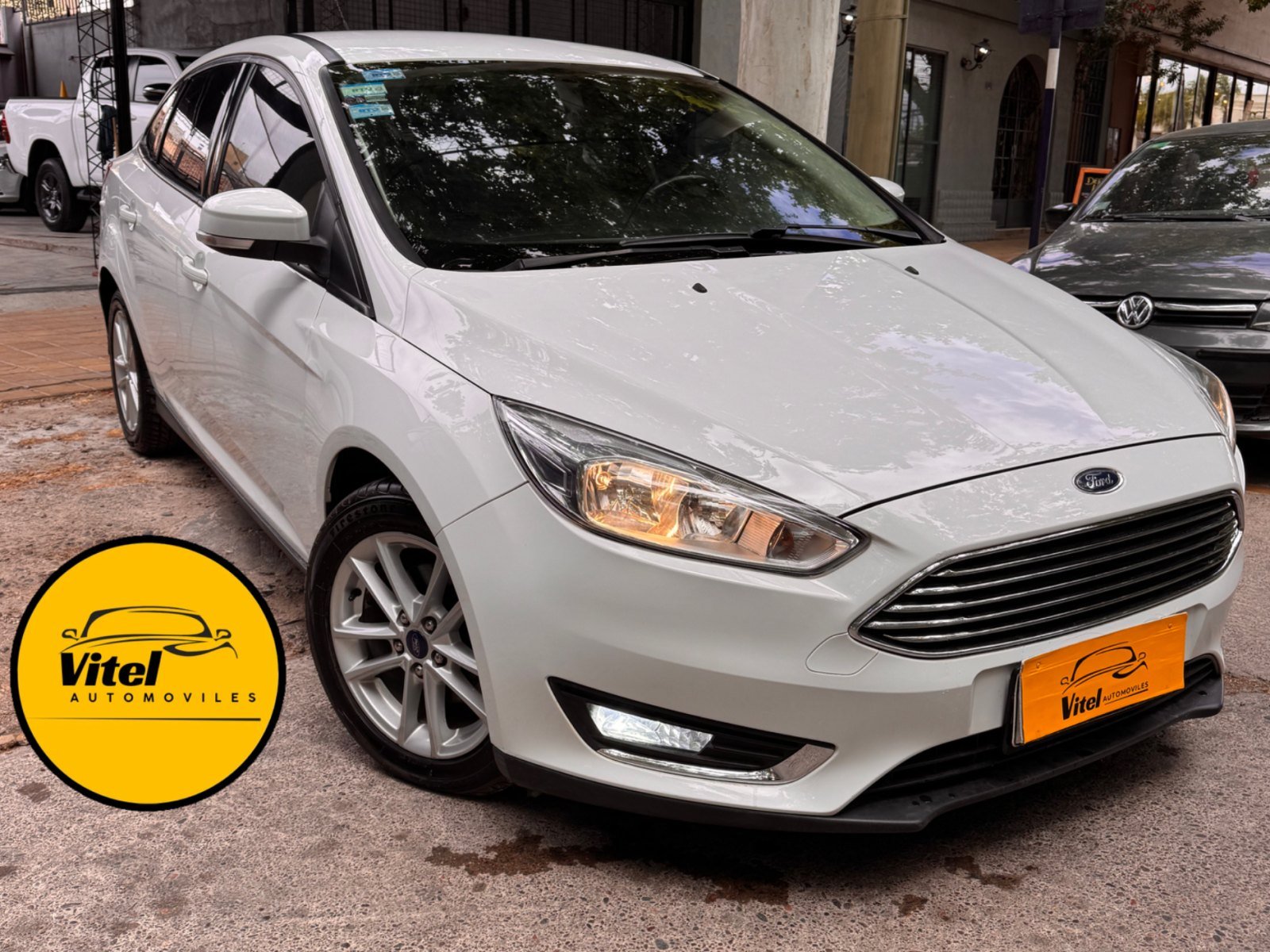Foto de FORD FOCUS Se 2016, color blanco, en San Juan