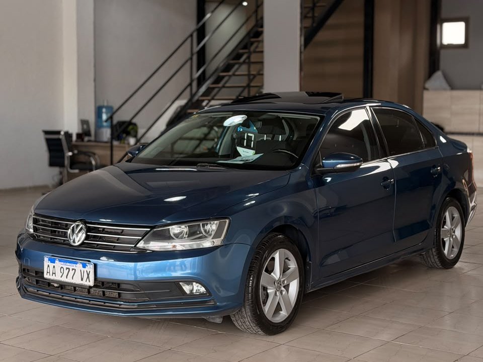 Foto de VOLKSWAGEN VENTO 1.4 TSI 2016, color azul, en San Juan