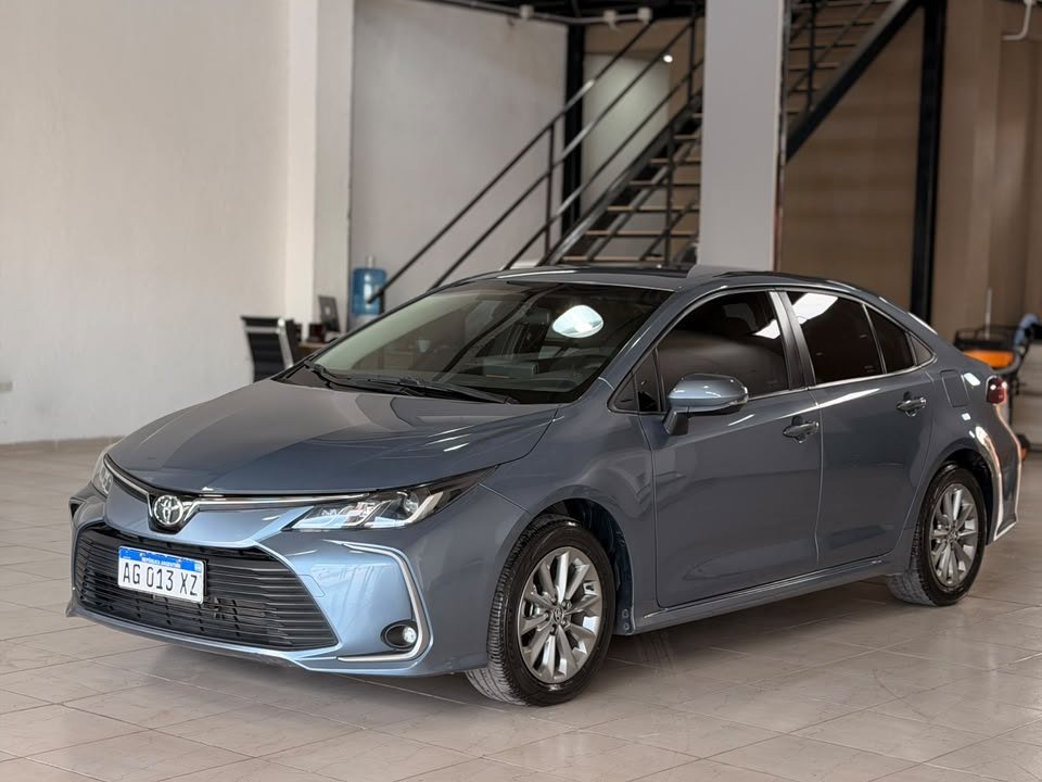Foto de TOYOTA COROLLA XLI 2023, color azul, en San Juan