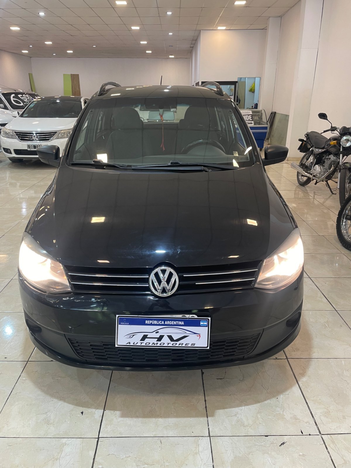 Foto de VOLKSWAGEN SURAN 2014, color negro, en San Juan