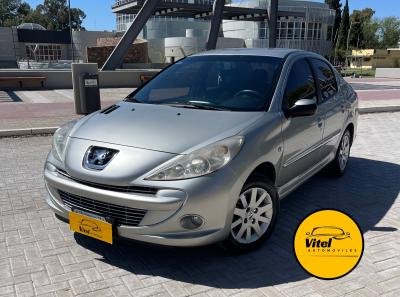 Foto de PEUGEOT 207 Feline 1.6 2013, color plata, en San Juan