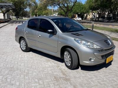 Foto de PEUGEOT 207 Feline 1.6 2013, color plata, en San Juan