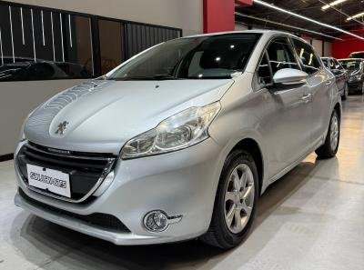 Foto de PEUGEOT 208 Allure 2013, color gris, en San Juan