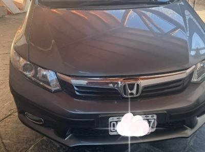 Foto de HONDA CIVIC Tope de gama 2015, color gris, en San Juan