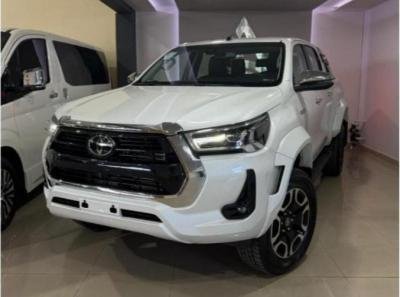 TOYOTA HILUX SRX AT 4x2 publicado por Automotores Acosta