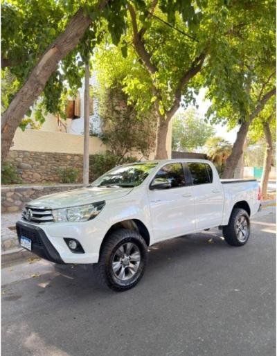 Foto de TOYOTA HILUX SRV 2018, color sin color especificado, en San Juan