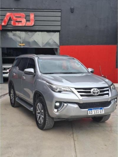 Foto de TOYOTA SW4 srx 4x4 AT 7as 2018, color sin color especificado, en San Juan