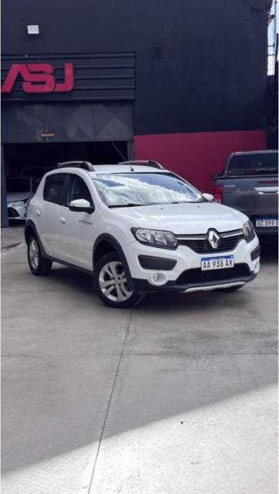 Foto de RENAULT SANDERO PRIVILEGE 1.6 2017, color sin color especificado, en San Juan