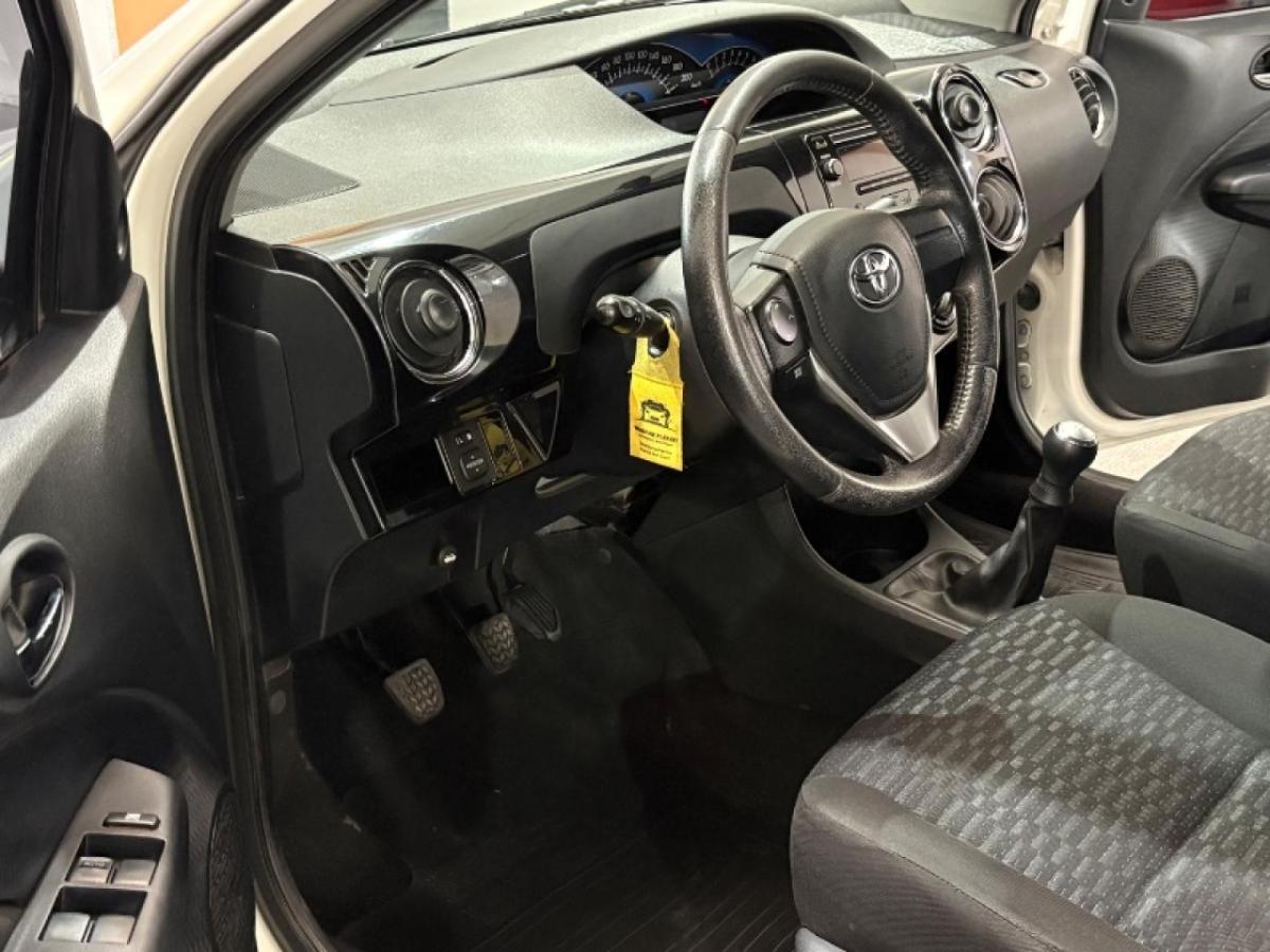 Foto de TOYOTA ETIOS 1.5 xls 2016, color sin color especificado, en San Juan