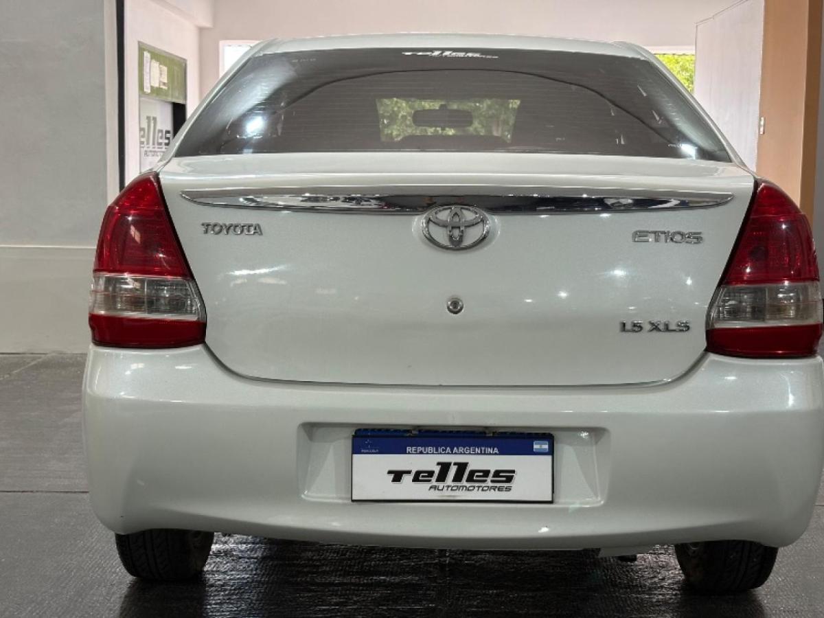 Foto de TOYOTA ETIOS 1.5 xls 2016, color sin color especificado, en San Juan