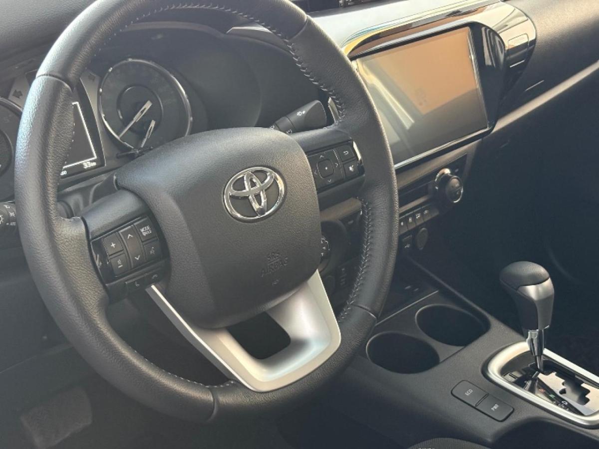 Foto de TOYOTA HILUX Srv 4x4 automática 2025, color sin color especificado, en San Juan