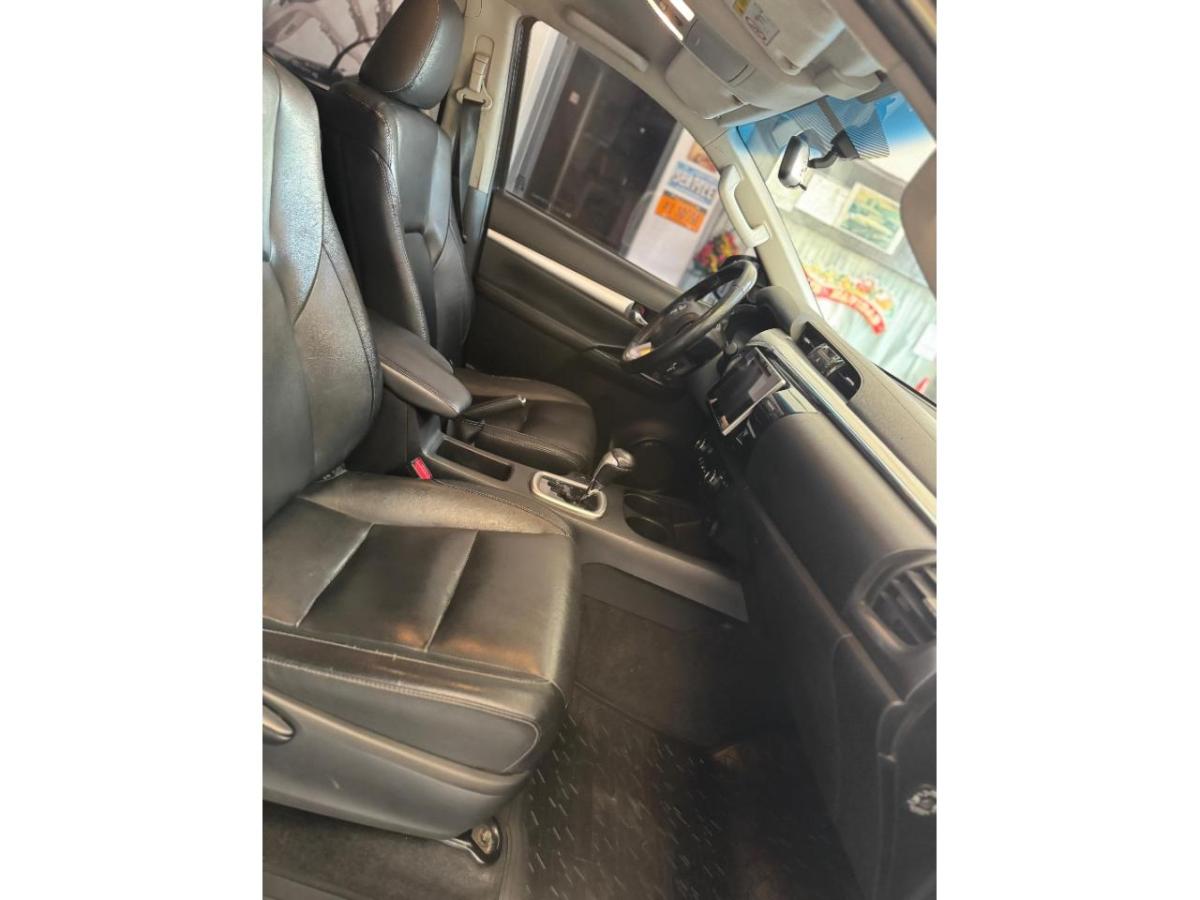 Foto de TOYOTA HILUX Srx 4x4 AT 2016, color sin color especificado, en San Juan