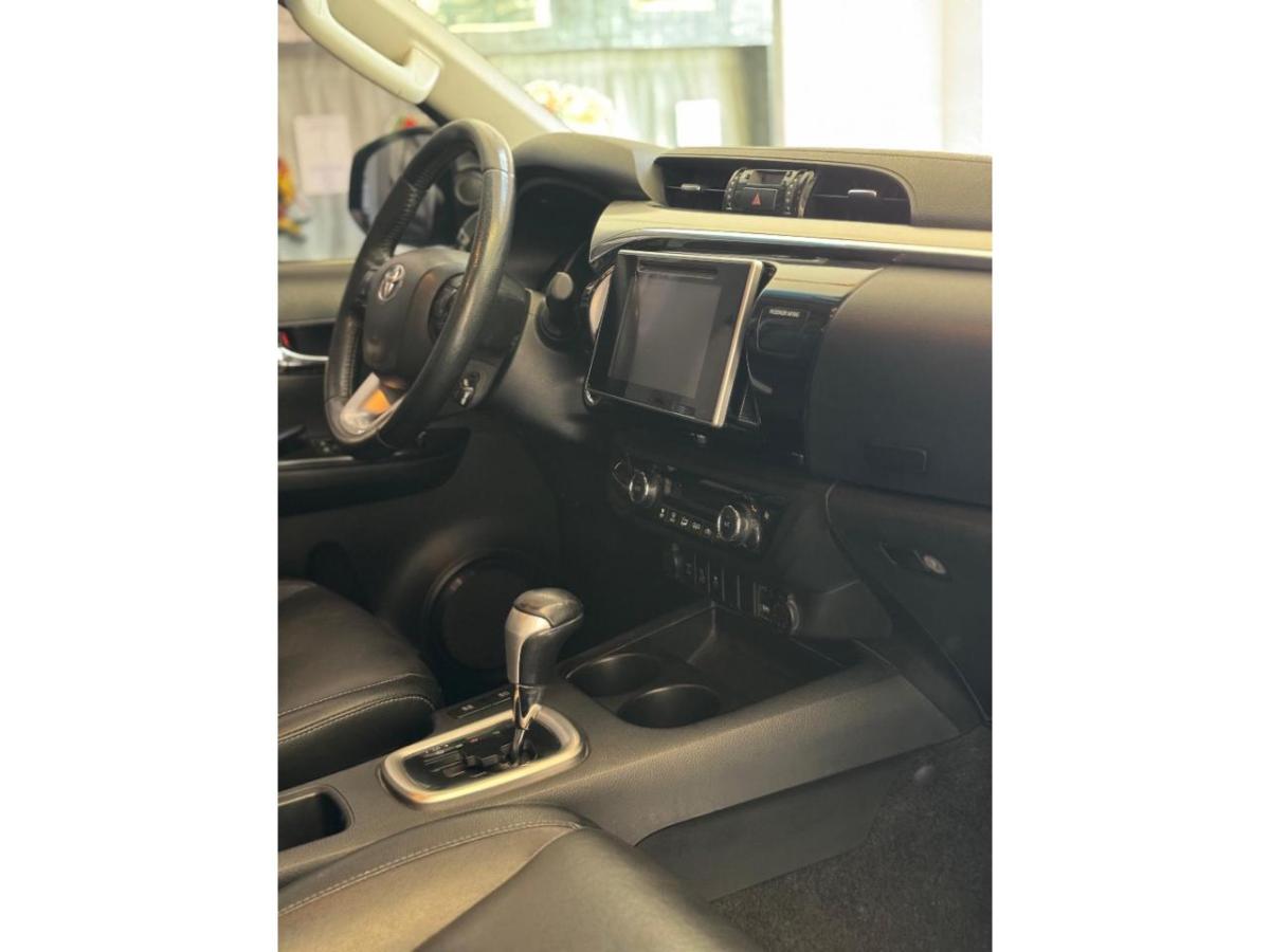 Foto de TOYOTA HILUX Srx 4x4 AT 2016, color sin color especificado, en San Juan