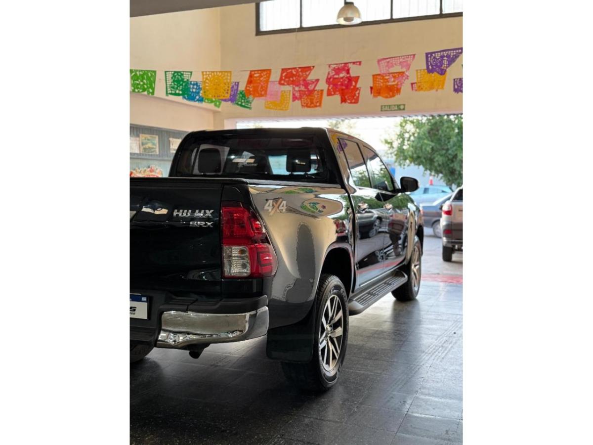 Foto de TOYOTA HILUX Srx 4x4 AT 2016, color sin color especificado, en San Juan