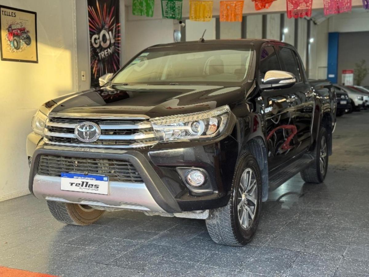 Foto de TOYOTA HILUX Srx 4x4 AT 2016, color sin color especificado, en San Juan