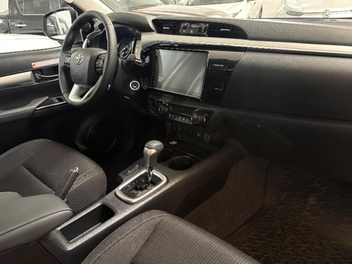 Foto de TOYOTA HILUX Srv 4x4 AT 2026, color sin color especificado, en San Juan