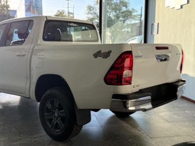 Miniatura de TOYOTA HILUX SR 2.8 a/t6 4x4 204cv