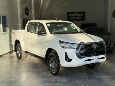 Foto de TOYOTA HILUX SR 2.8 a/t6 4x4 204cv 2026, color sin color especificado, en San Juan