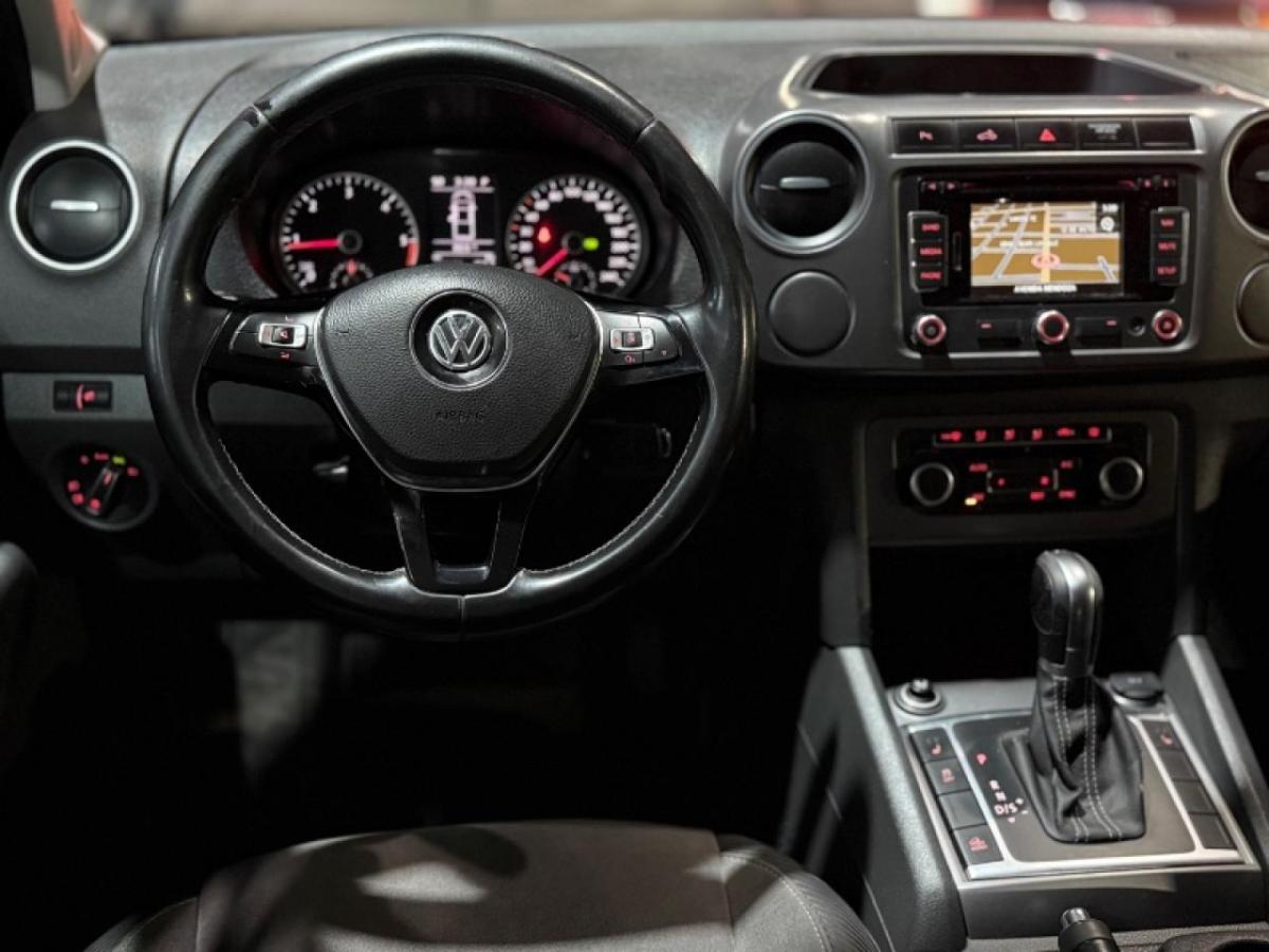 Foto de VOLKSWAGEN AMAROK HIGHLINE PACK 180cv A/t 4x4 2015, color sin color especificado, en San Juan