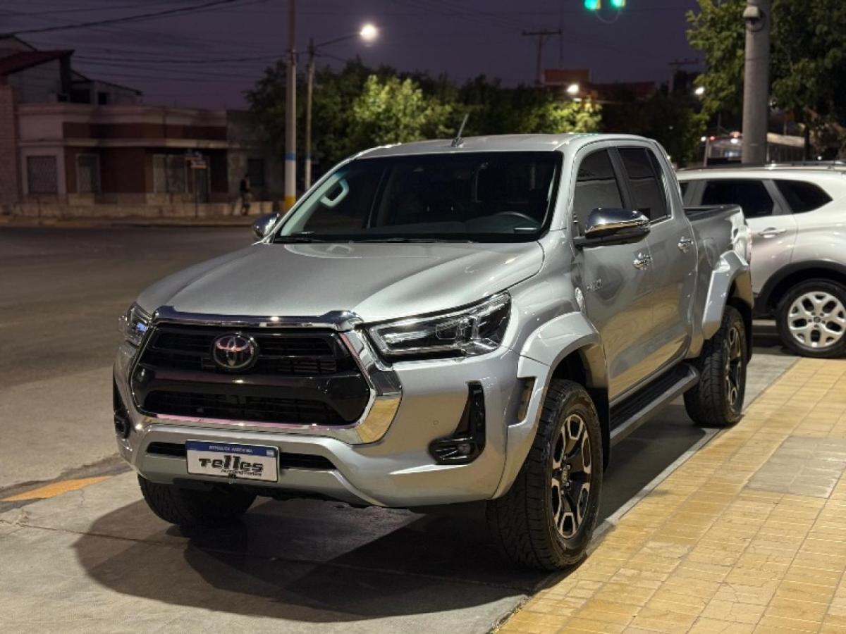 Foto de TOYOTA HILUX SRX L24 2023, color sin color especificado, en San Juan