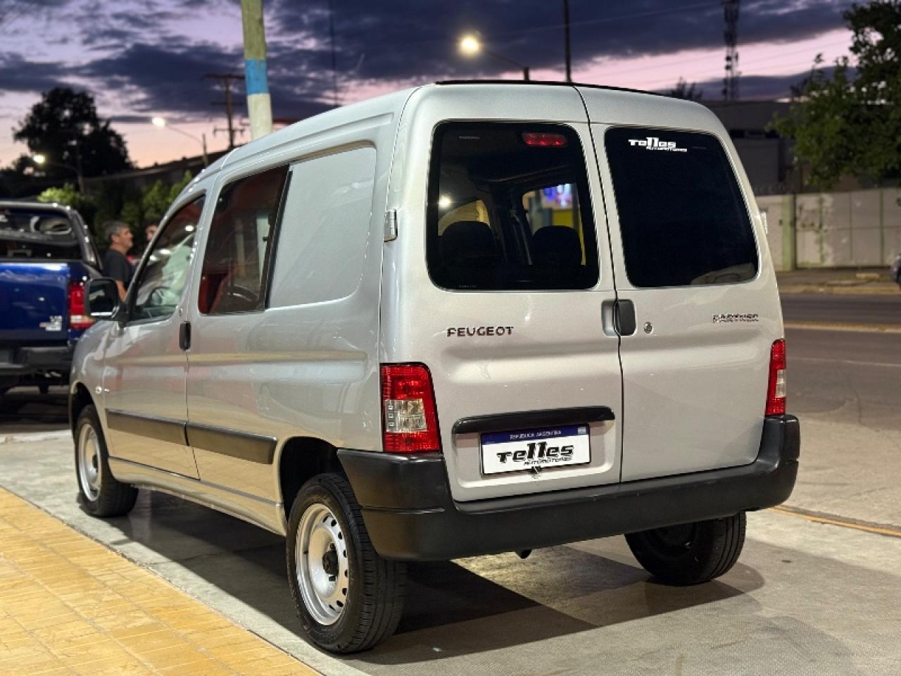 Foto de PEUGEOT PARTNER HDI 1.6 2016, color sin color especificado, en San Juan