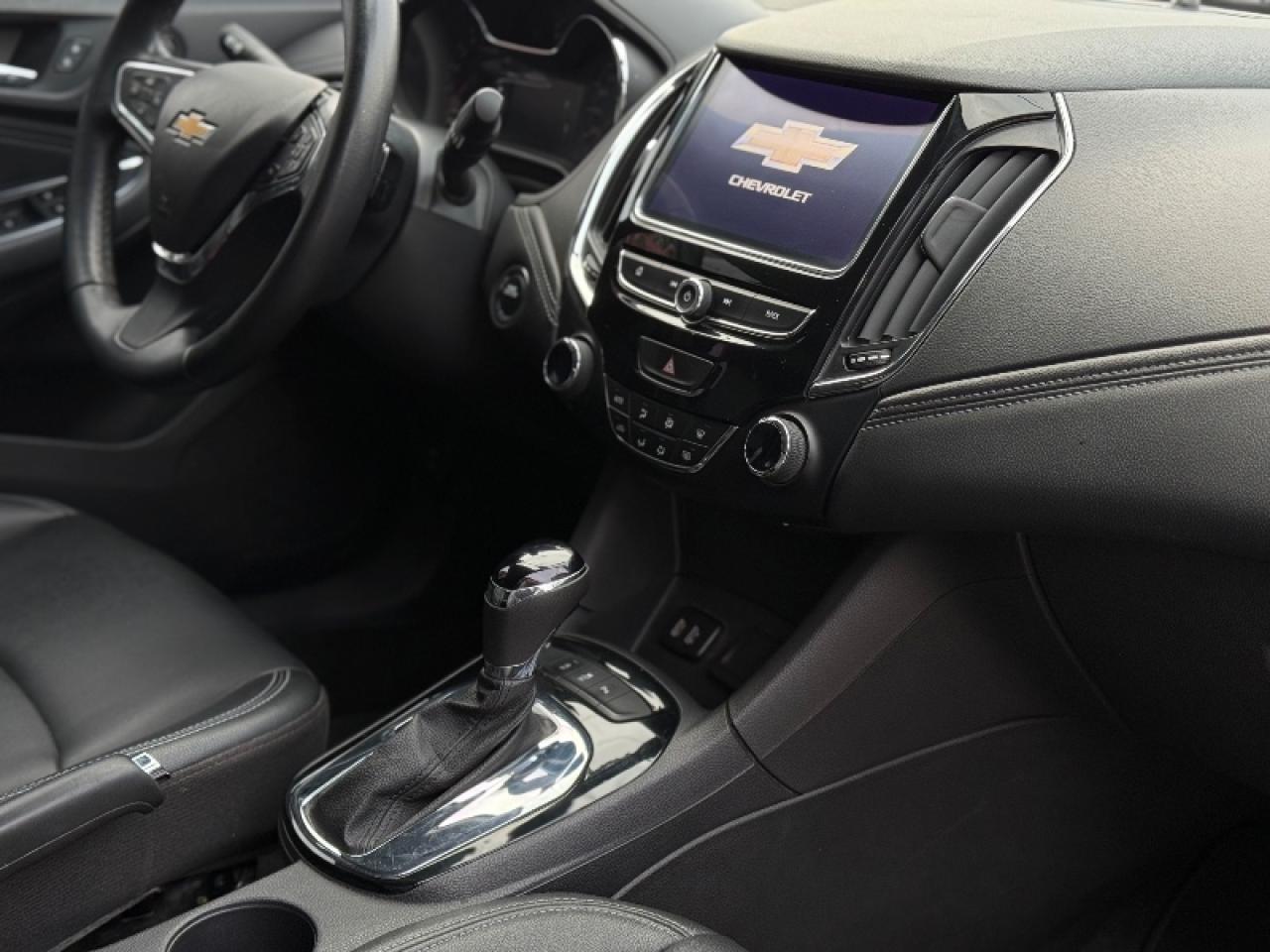 Foto de CHEVROLET CRUZE LTZ 1.4 AT sedan 4ptas 2021, color sin color especificado, en San Juan