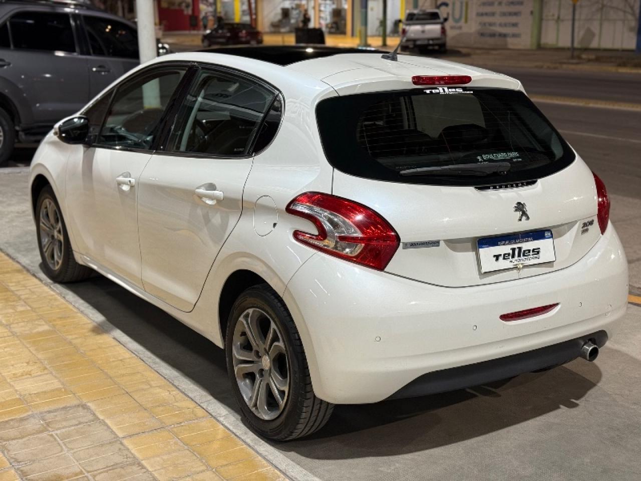 Foto de PEUGEOT 208 FELINE PACK CUIR 1.6 2015, color sin color especificado, en San Juan