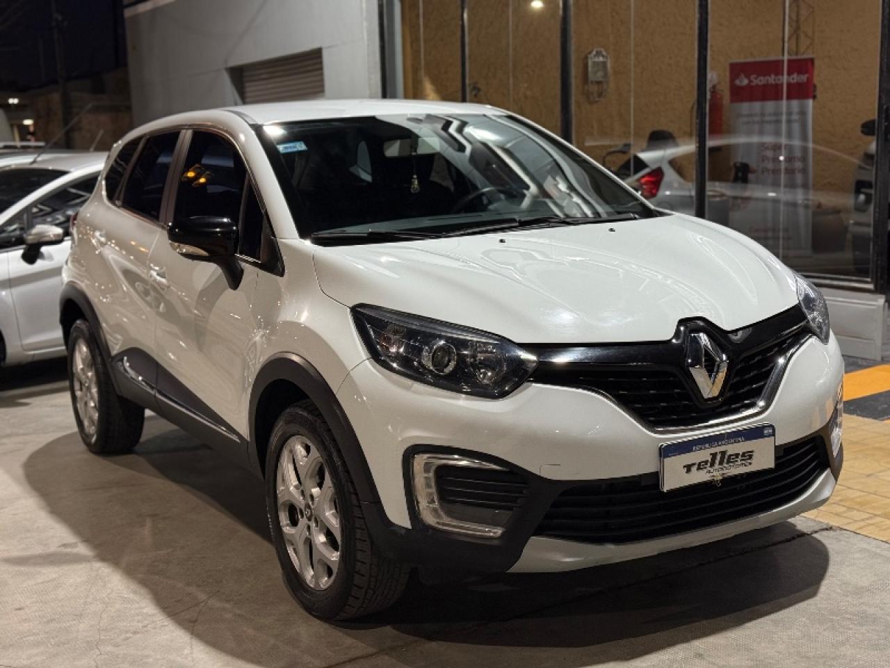 Foto de RENAULT CAPTUR ZEN 2.0 2017, color sin color especificado, en San Juan