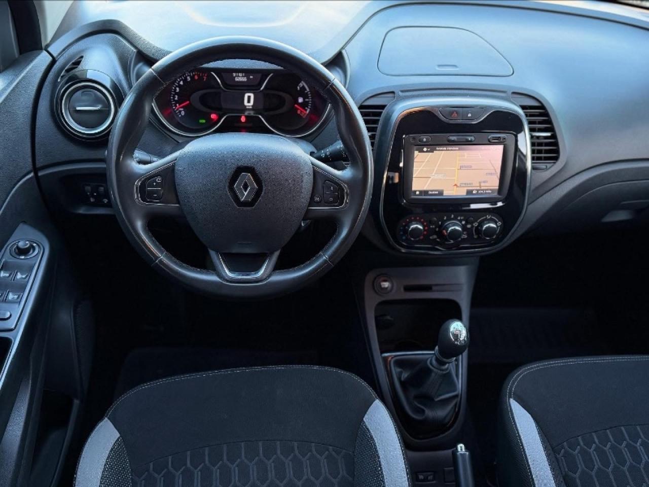 Foto de RENAULT CAPTUR ZEN 2.0 2017, color sin color especificado, en San Juan