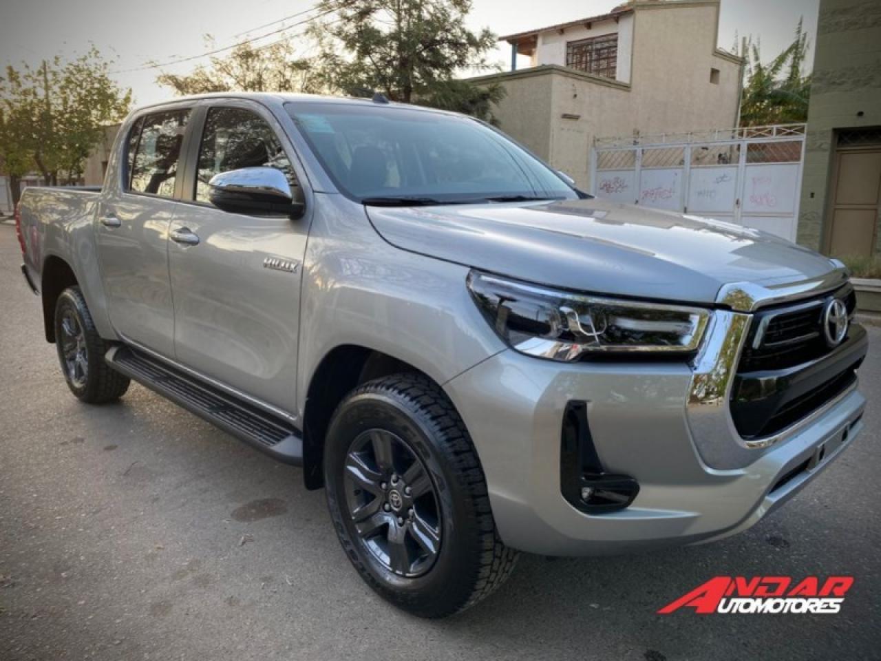 Foto de TOYOTA HILUX SRV 2.8TDI 4X2 AUTOMATICA 2026, color sin color especificado, en San Juan