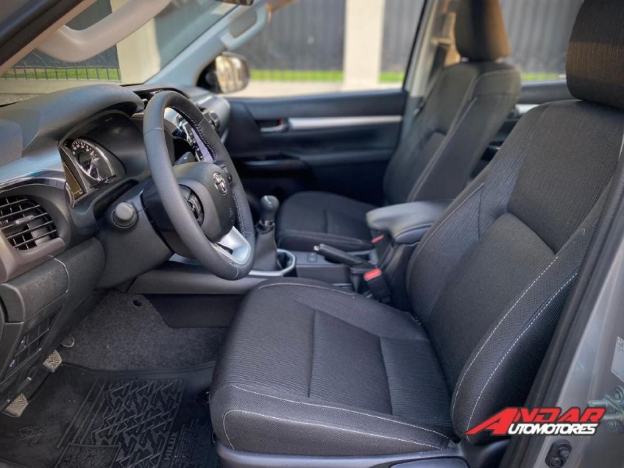 Foto de TOYOTA HILUX SRV 2.8TDI 4X2 AUTOMATICA 2026, color sin color especificado, en San Juan