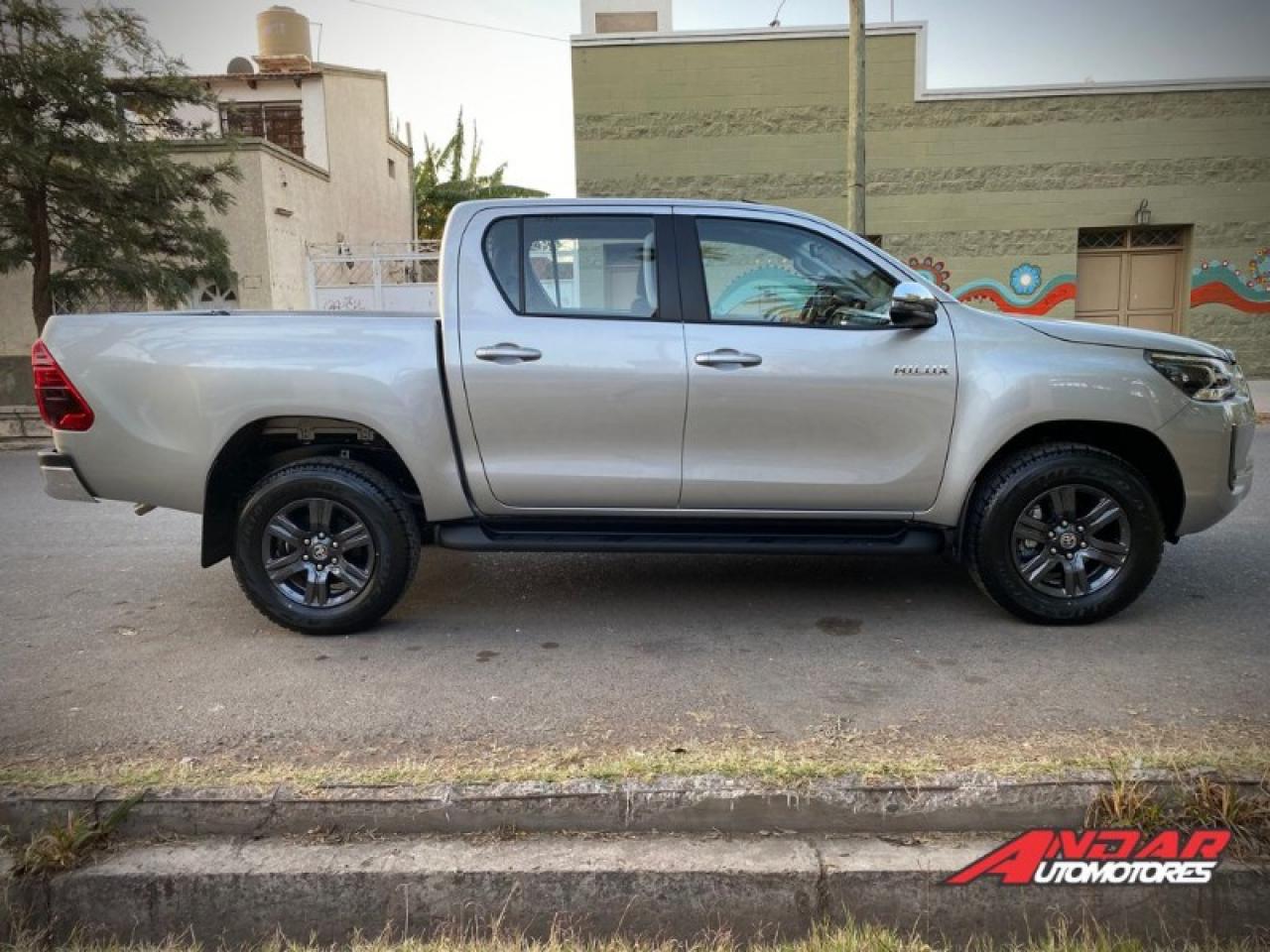 Foto de TOYOTA HILUX SRV 2.8TDI 4X2 AUTOMATICA 2026, color sin color especificado, en San Juan