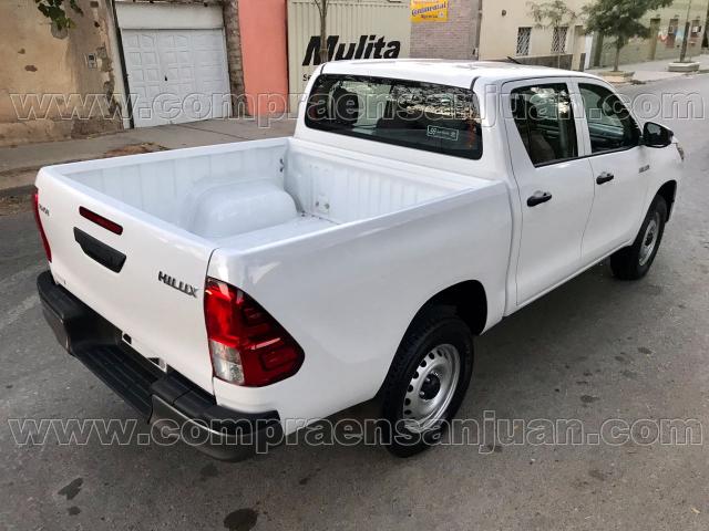 Foto de TOYOTA HILUX DX.2.4TD PACK. 2026, color sin color especificado, en San Juan