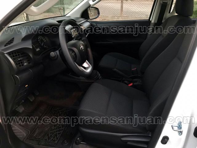 Foto de TOYOTA HILUX DX.2.4TD PACK. 2026, color sin color especificado, en San Juan