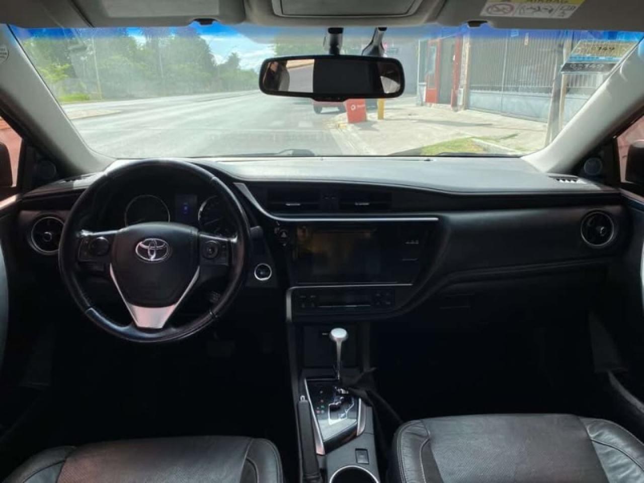Foto de TOYOTA COROLLA SEG 1.8 CVT 2017, color sin color especificado, en San Juan