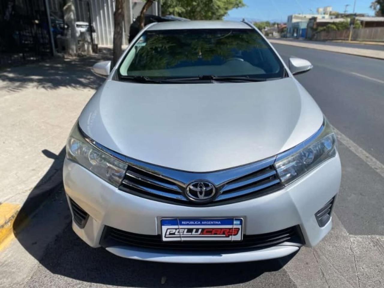 Foto de TOYOTA COROLLA XLI 1.8 MT 2017, color sin color especificado, en San Juan