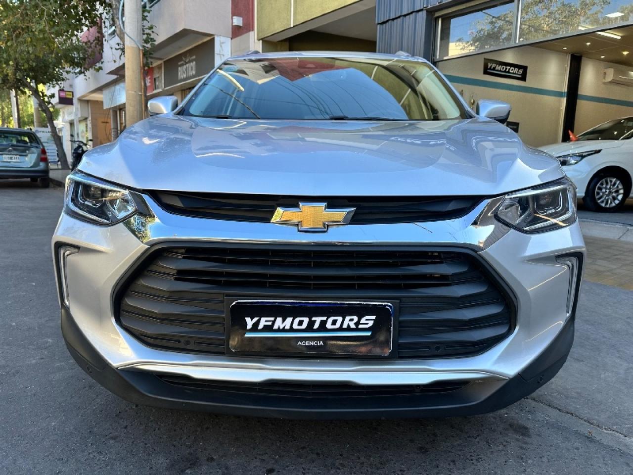 Foto de CHEVROLET TRACKER 1.2 LTZ Turbo Premier 2021, color plata, en San Juan