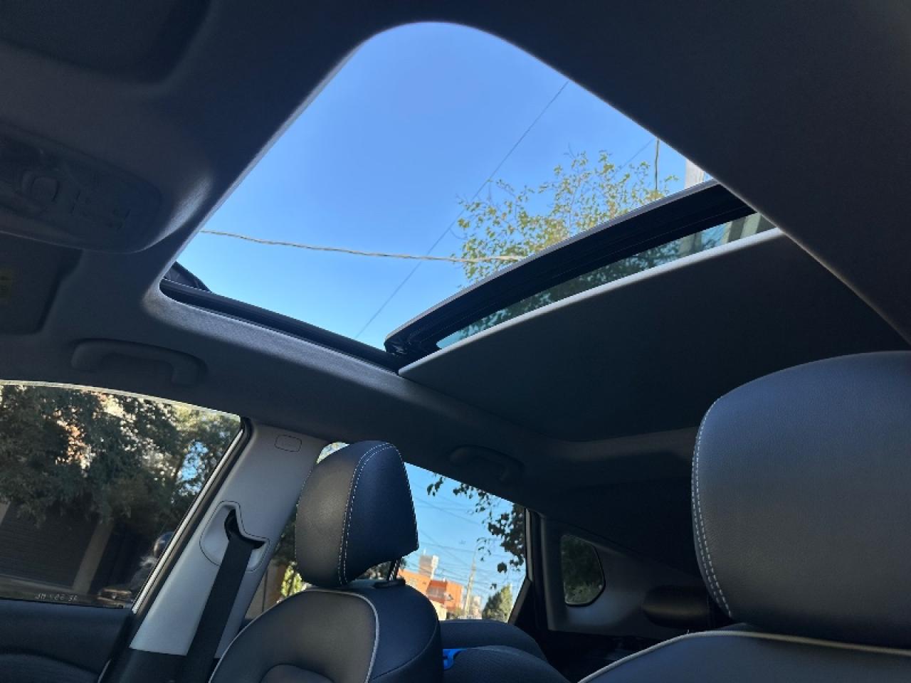 Foto de CHEVROLET TRACKER 1.2 LTZ Turbo Premier 2021, color plata, en San Juan