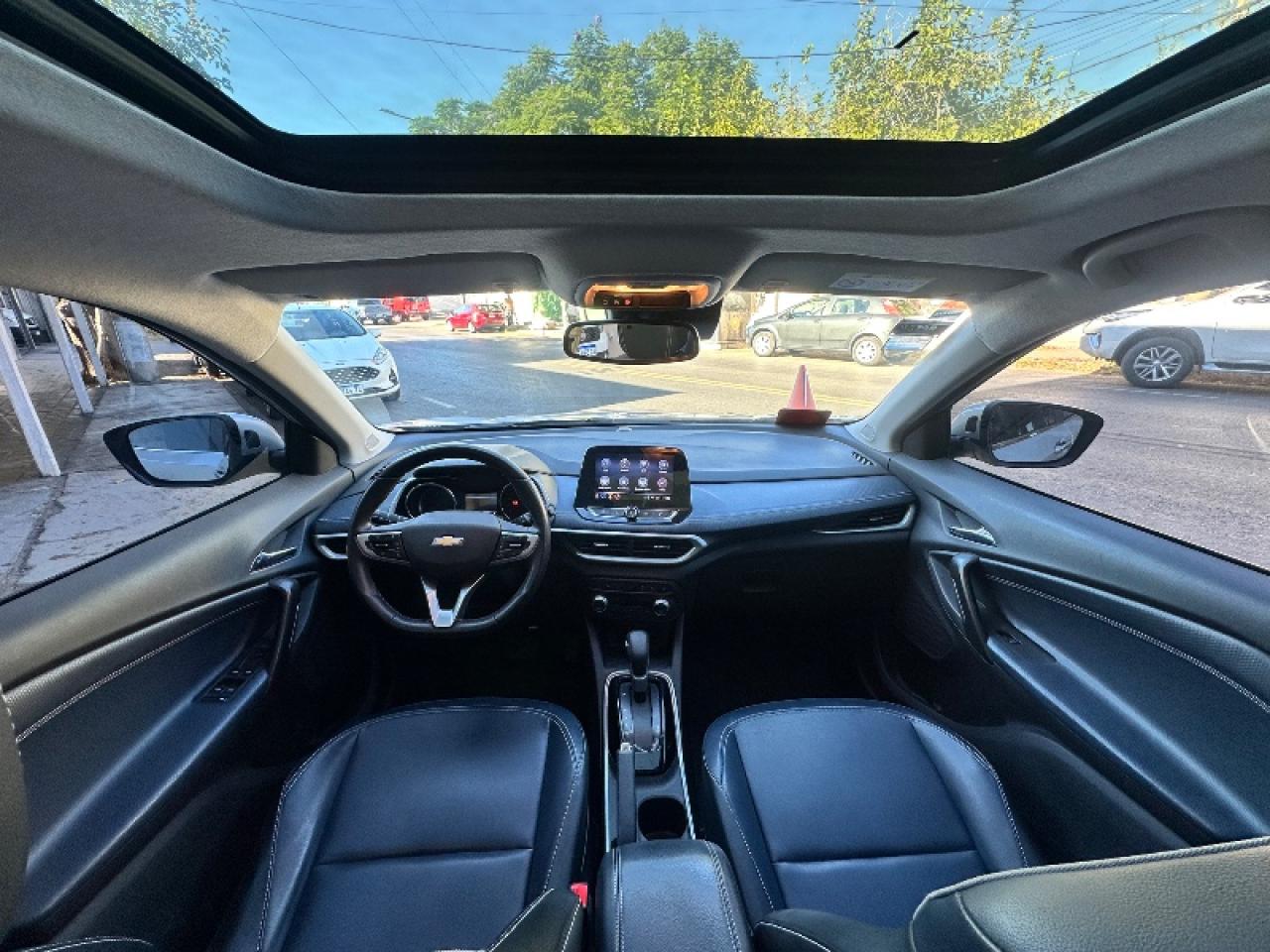 Foto de CHEVROLET TRACKER 1.2 LTZ Turbo Premier 2021, color plata, en San Juan