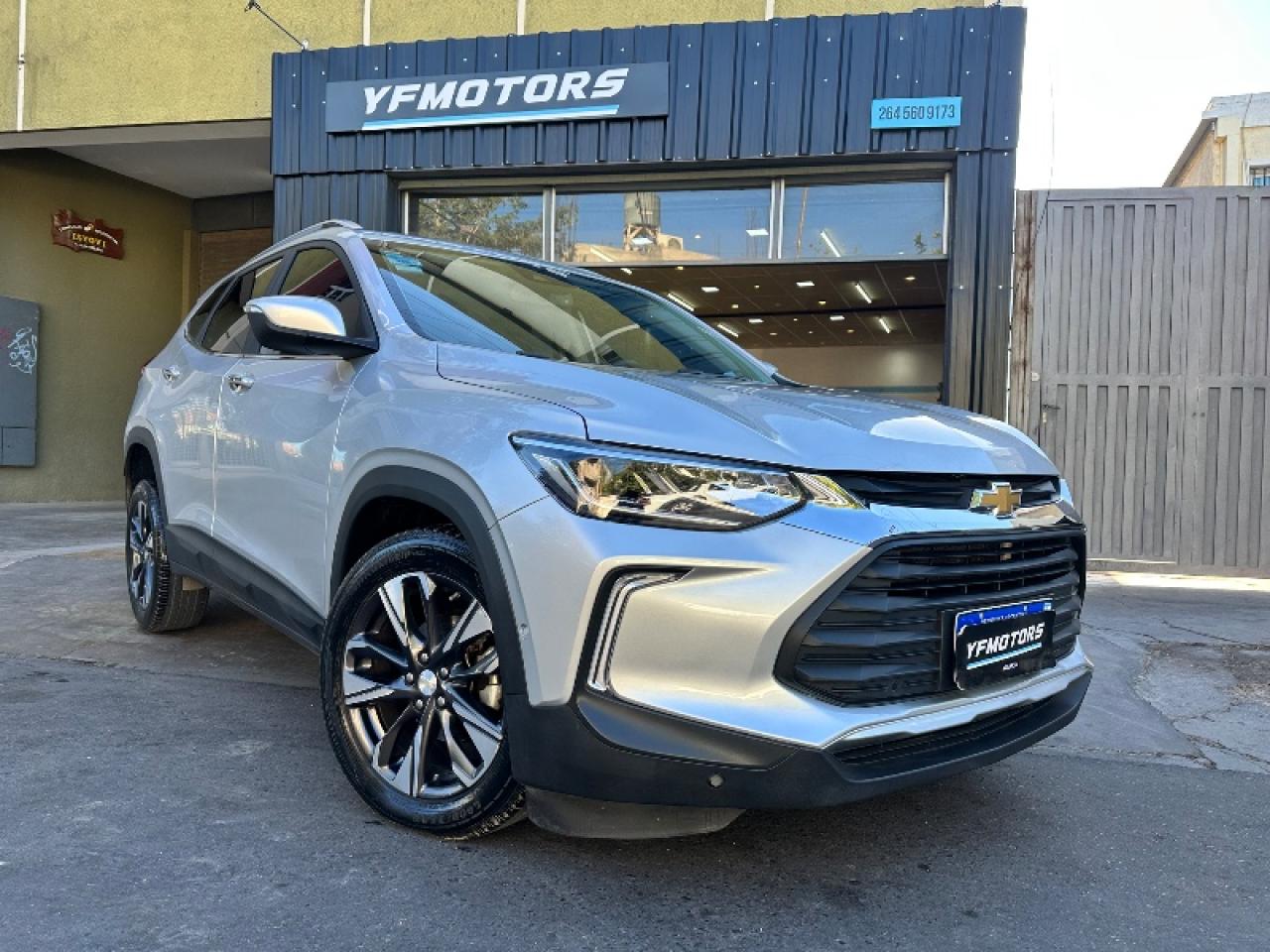 Foto de CHEVROLET TRACKER 1.2 LTZ Turbo Premier 2021, color plata, en San Juan