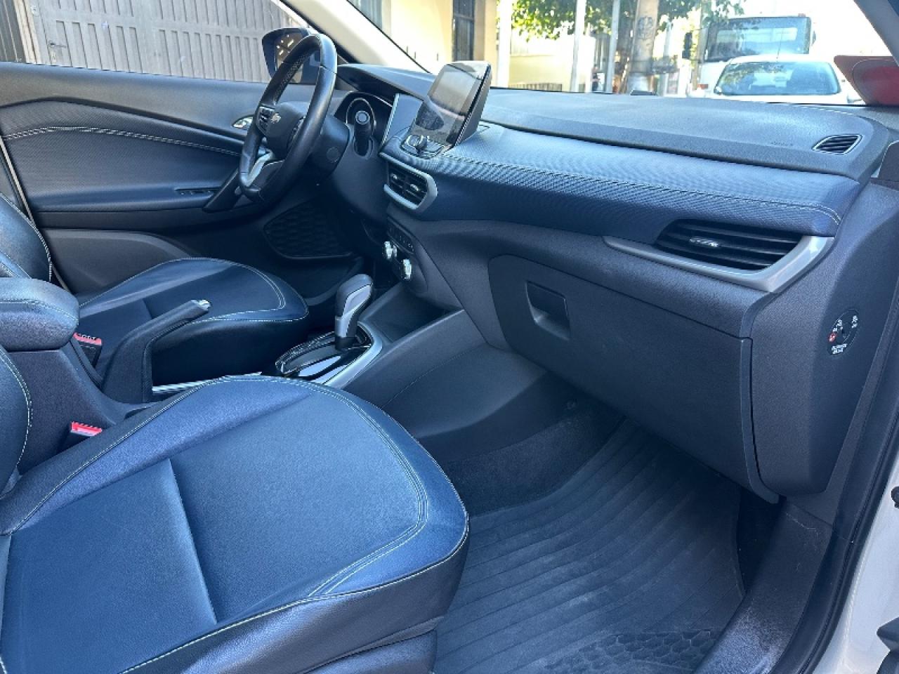 Foto de CHEVROLET TRACKER 1.2 LTZ Turbo Premier 2021, color plata, en San Juan