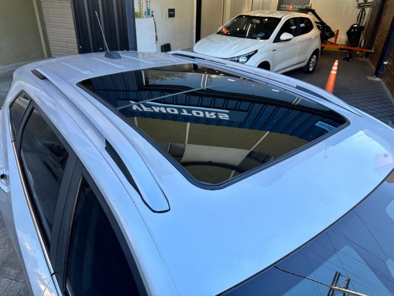 Foto de CHEVROLET TRACKER 1.2 LTZ Turbo Premier 2021, color plata, en San Juan