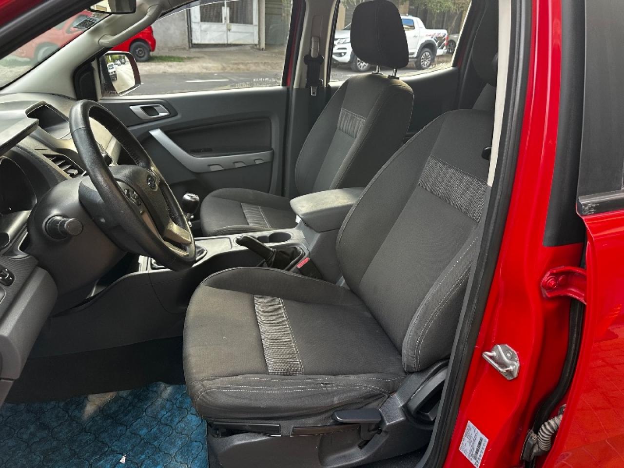 Foto de FORD RANGER XLT 4x2 3.2 2014, color rojo, en San Juan