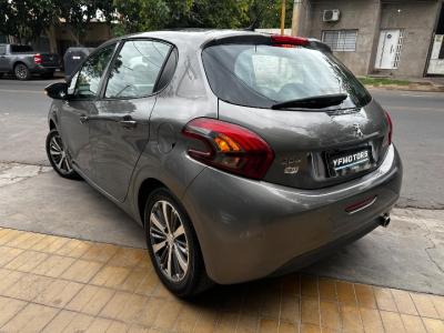 Miniatura de PEUGEOT 208 Allure